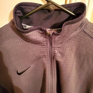 Men's Nike 1/4 zip pullover; Men's medium